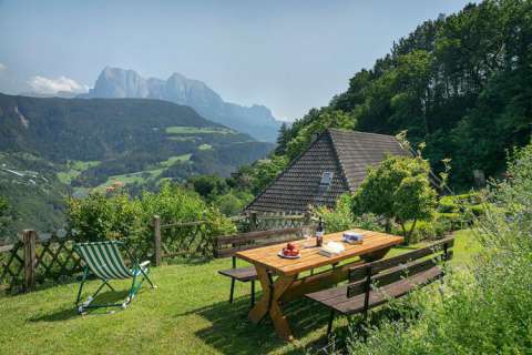 Liegewiese mit Blick auf den Schlern