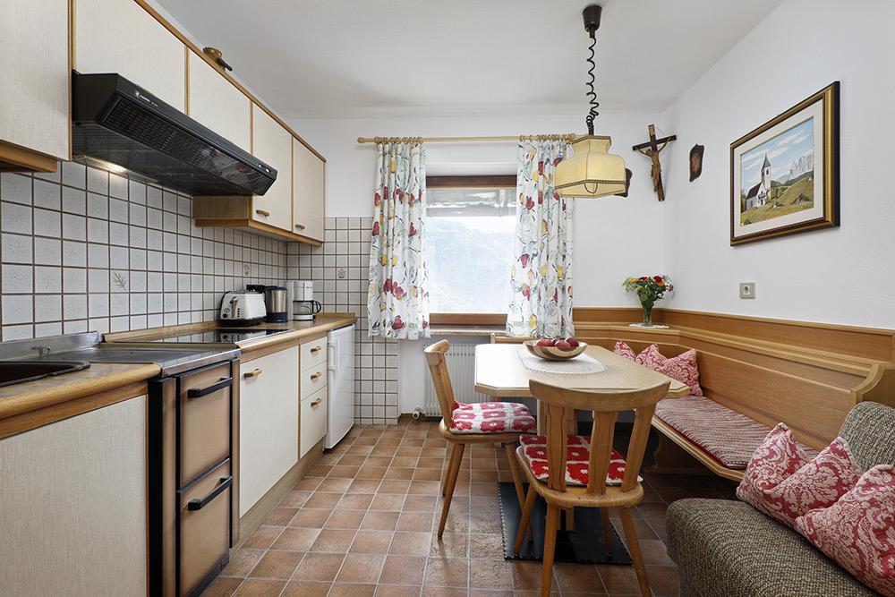 Ferienwohnung Schlernblick - Wohnküche mit Küchenzeile
